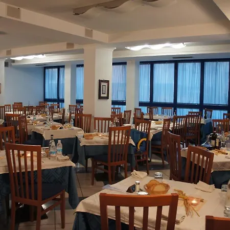 Smeraldo Hotell 3*