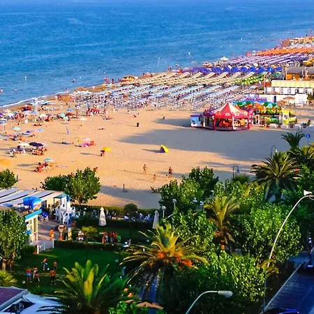 Smeraldo Hotell 3*